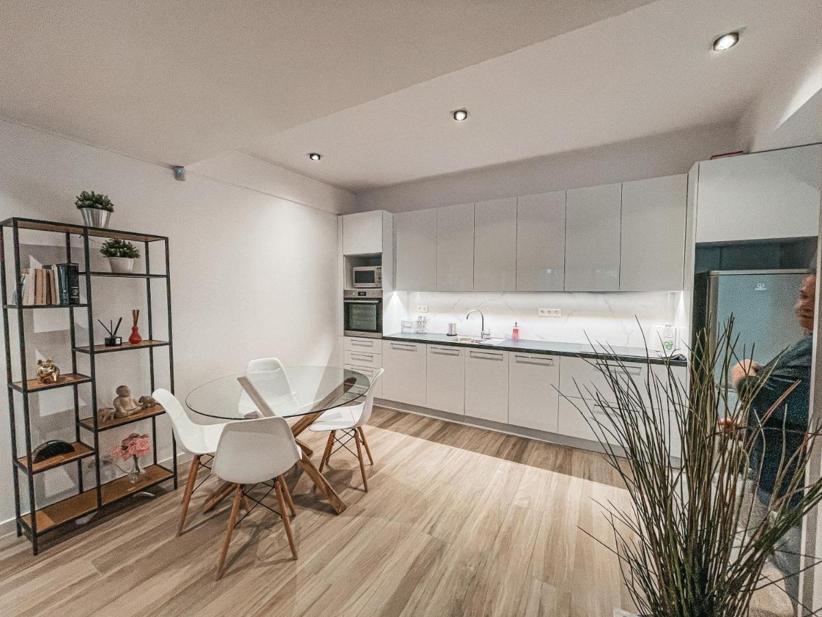 Pool Voula Close To Kavouri By Cielo Homes