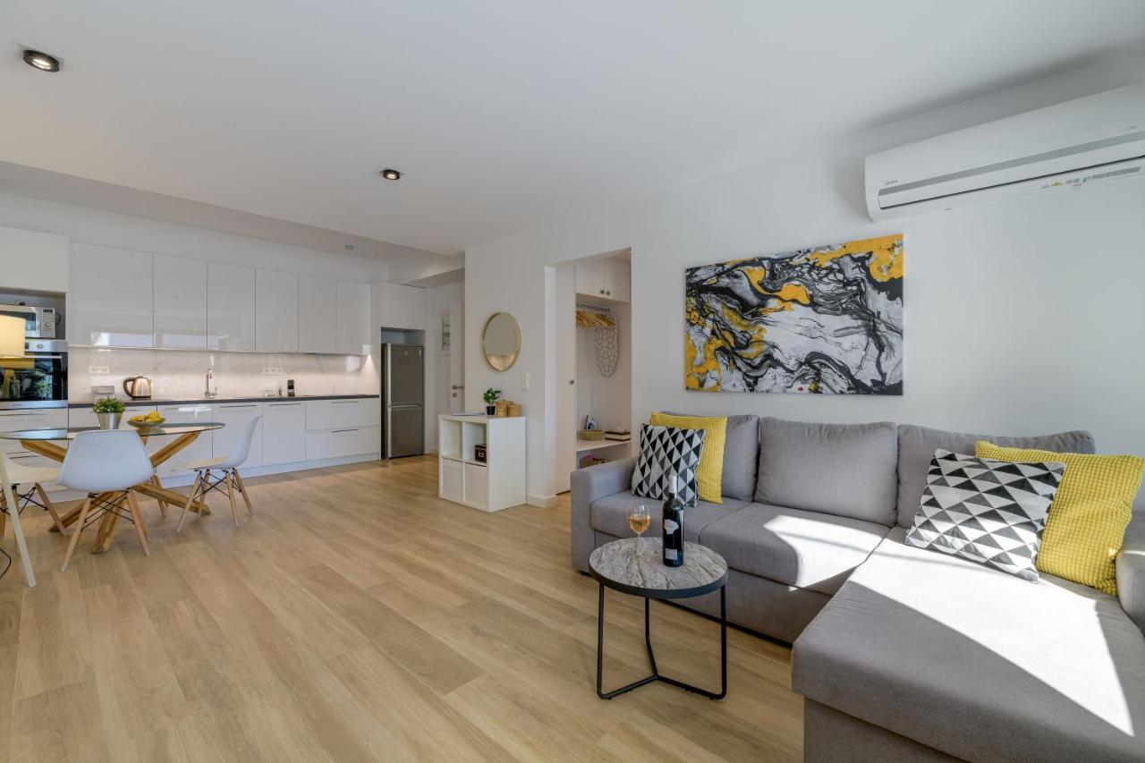 Pool Voula Close To Kavouri By Cielo Homes Atina